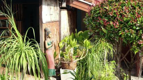 Hotel Lanta New Coconut Bungalow