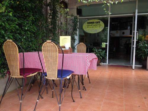 Corner Cafe Bed & Breakfast