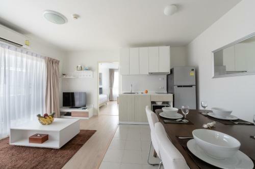 Apartamentos First Choice Suites By The Sea