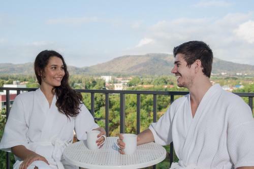 Apartamentos First Choice Suites By The Sea