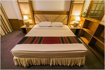 Raya Grand Hotel