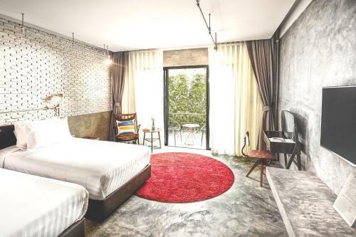 Hotel The Restro