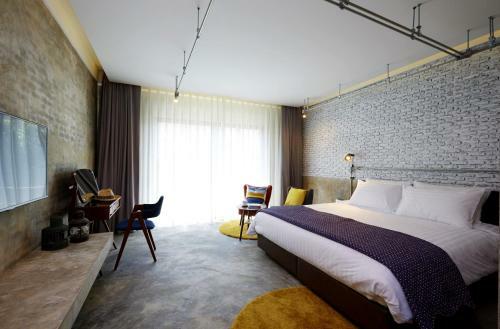 Hotel The Restro