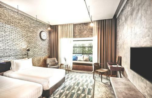 Hotel The Restro