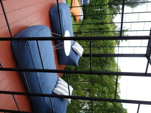 Hotel The Restro