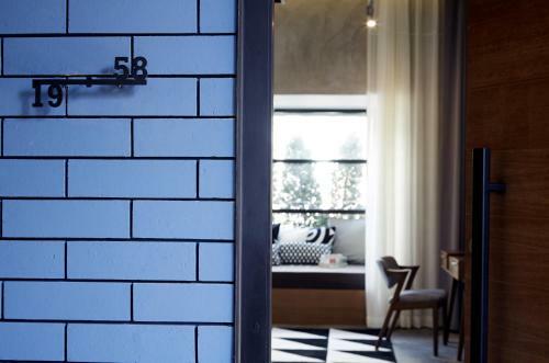 Hotel The Restro