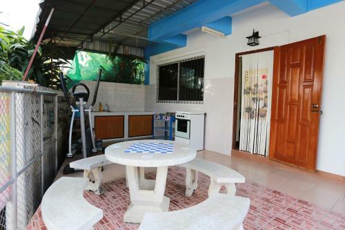 Albergue Saithong House