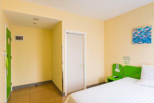 Hotel Hi Inn Qingdao Taitung Wanda