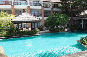Woodlands Hotel And Resort