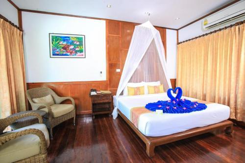 Hotel Phi Phi Natural Resort