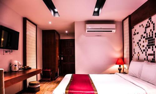 Hotel Phi Phi Natural Resort