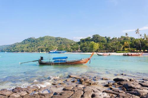 Hotel Phi Phi Natural Resort