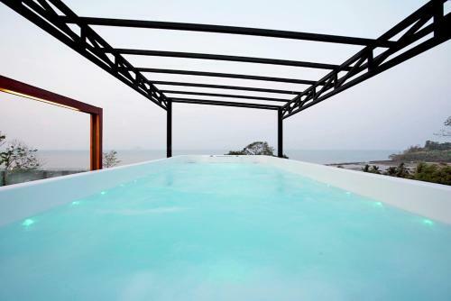 Hotel The Nchantra Pool Suite Phuket