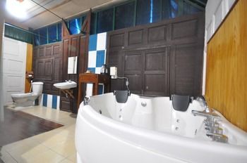 Hotel The Sixty At Ayutthaya