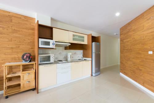 Apartamentos Baan Poolom Beachfront Condominium
