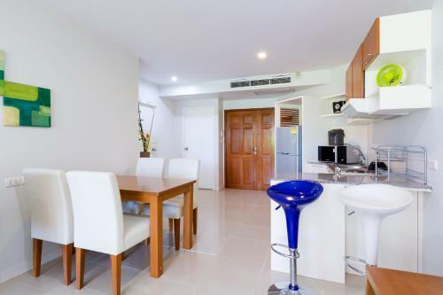 Apartamentos Baan Poolom Beachfront Condominium