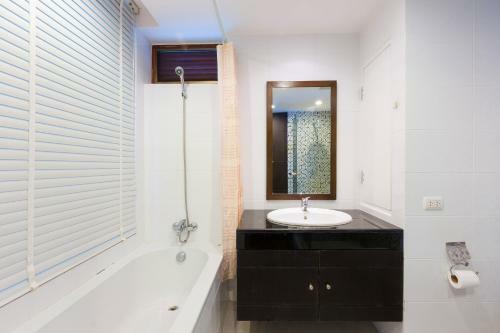 Apartamentos Baan Poolom Beachfront Condominium
