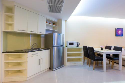 Apartamentos Baan Poolom Beachfront Condominium