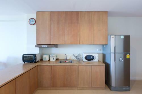 Apartamentos Baan Poolom Beachfront Condominium