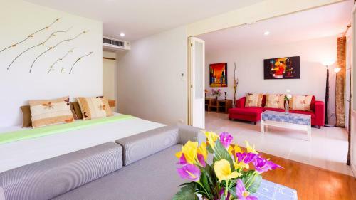 Apartamentos Baan Poolom Beachfront Condominium
