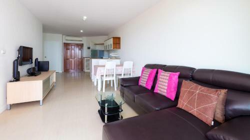 Apartamentos Baan Poolom Beachfront Condominium
