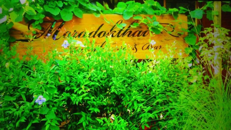 Hostal Moradok Thai Guesthouse