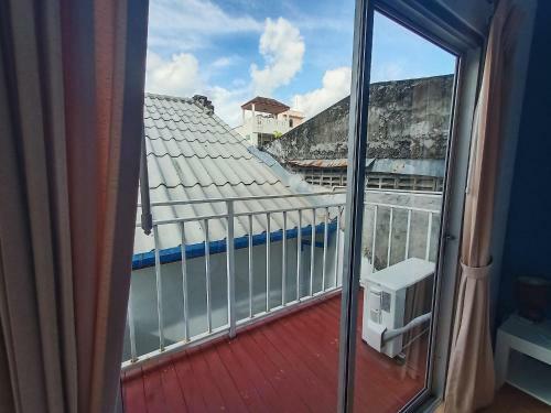 Hostal Chino Town Gallery Guesthouse