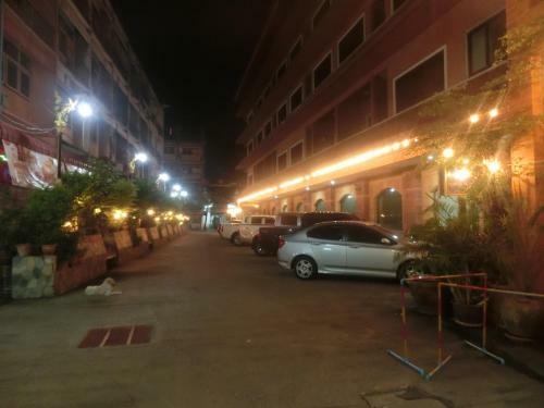 Ayutthaya Thenee Hotel