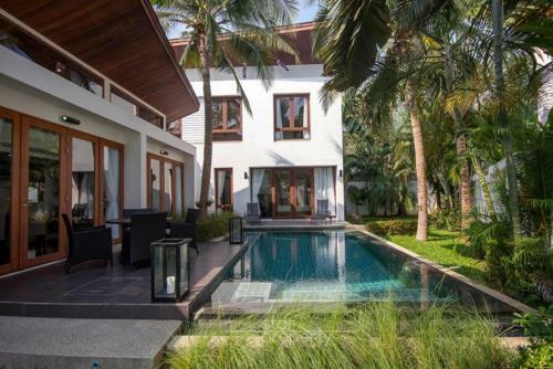 Pranaluxe Pool Villa Holiday Home