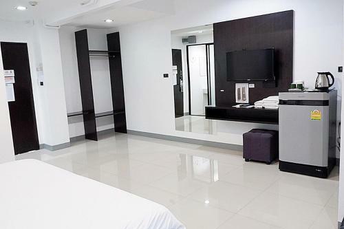 Izen Budget Hotel & Residence
