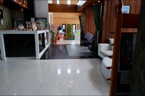 Izen Budget Hotel & Residence