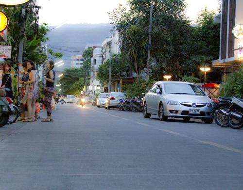 Hostal The Nimman13 Guesthouse