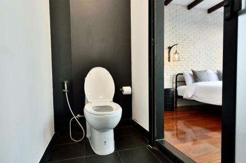 Hostal The Rommanee Classic Guesthouse