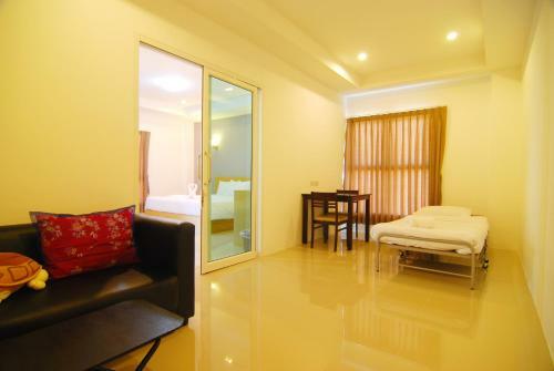 Hotel Leelawadee Naka