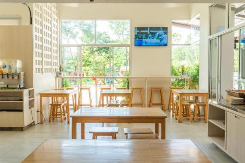 Hotel Recenta Phuket Suanluang