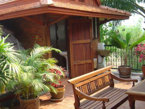 Hotel Golden Teak Home Resort