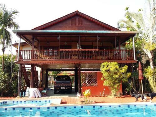 Hotel Golden Teak Home Resort