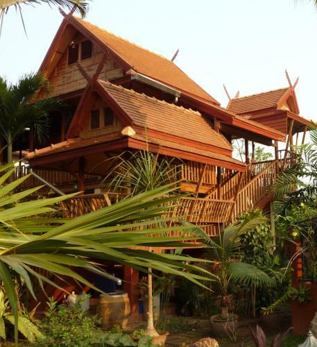 Hotel Golden Teak Home Resort