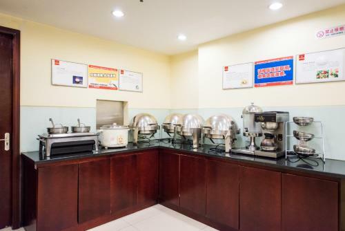 Hotel Hanting Express Shanghai Xikang Road