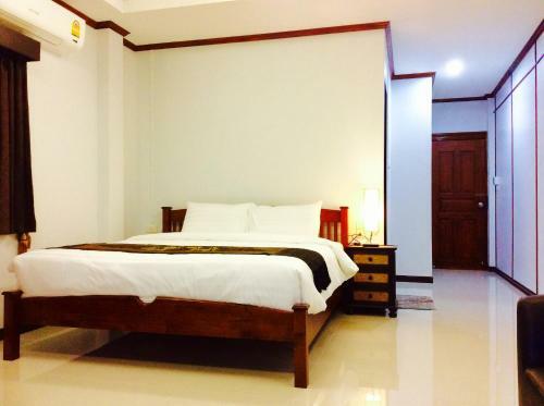 Hostal Ez House