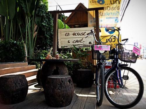 Hostal Ez House