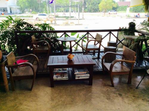 Hostal Ez House