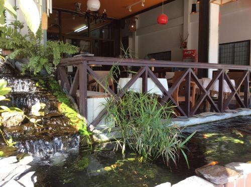 Hostal Ez House