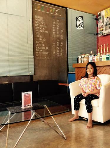 Hostal Ez House