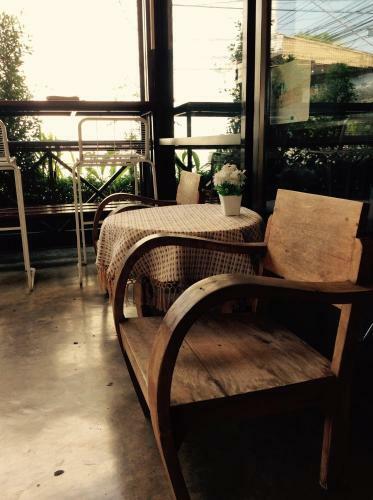 Hostal Ez House