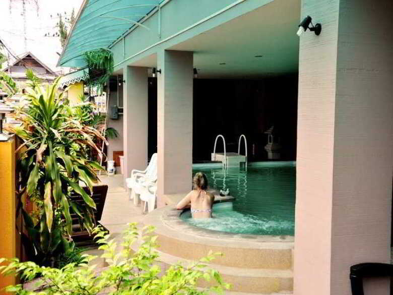 Hostal Thaphae Garden Guesthouse