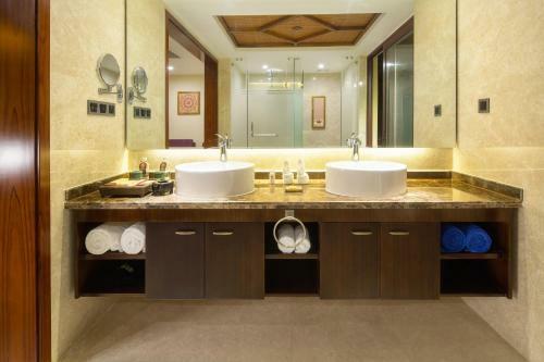 Hotel Yalong Bay Villas & Spa