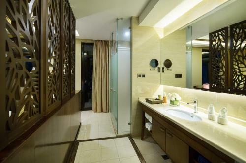 Hotel Yalong Bay Villas & Spa