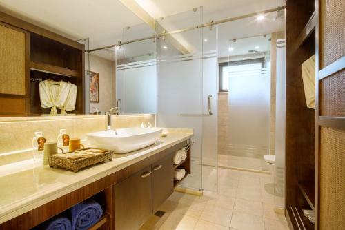 Hotel Yalong Bay Villas & Spa