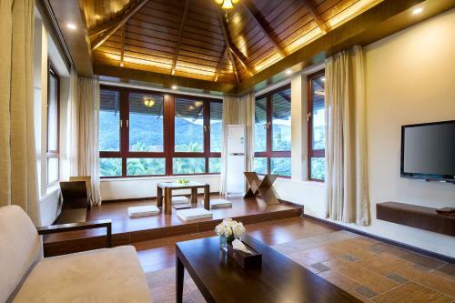 Hotel Yalong Bay Villas & Spa
